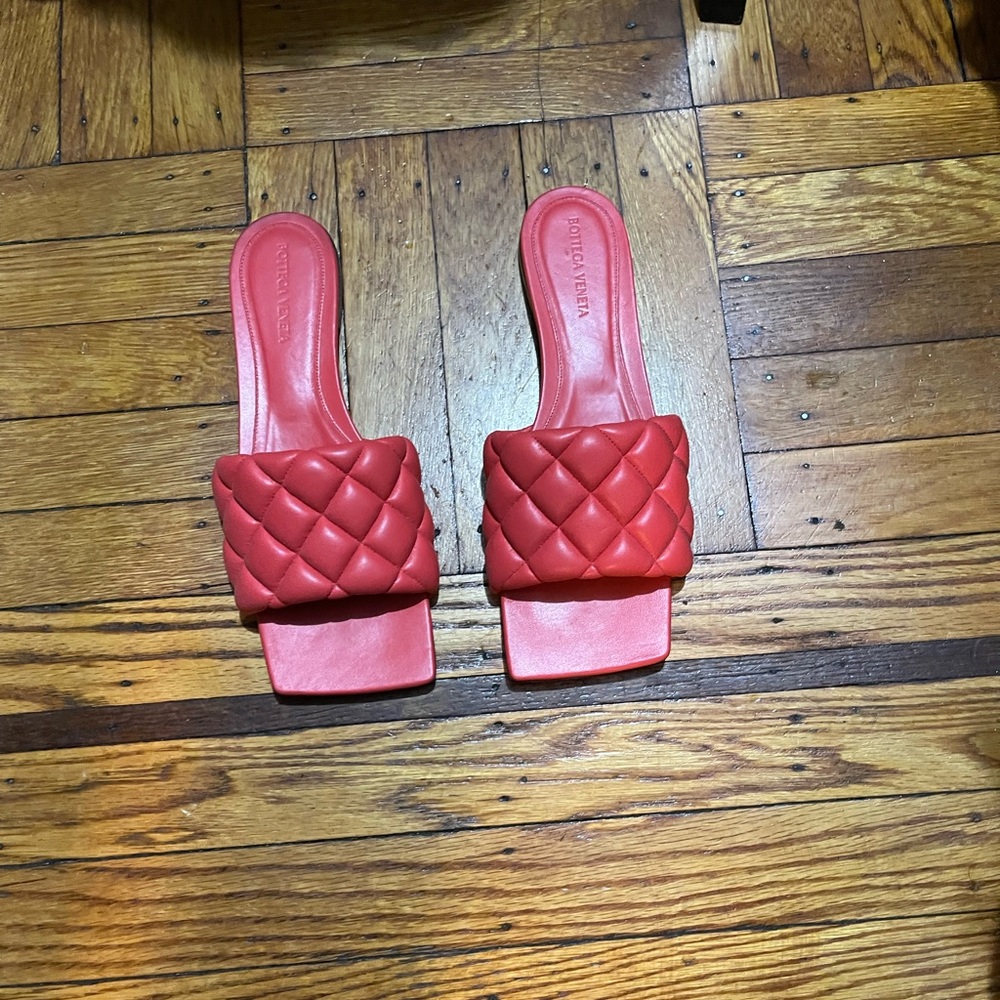 Padded leather slides